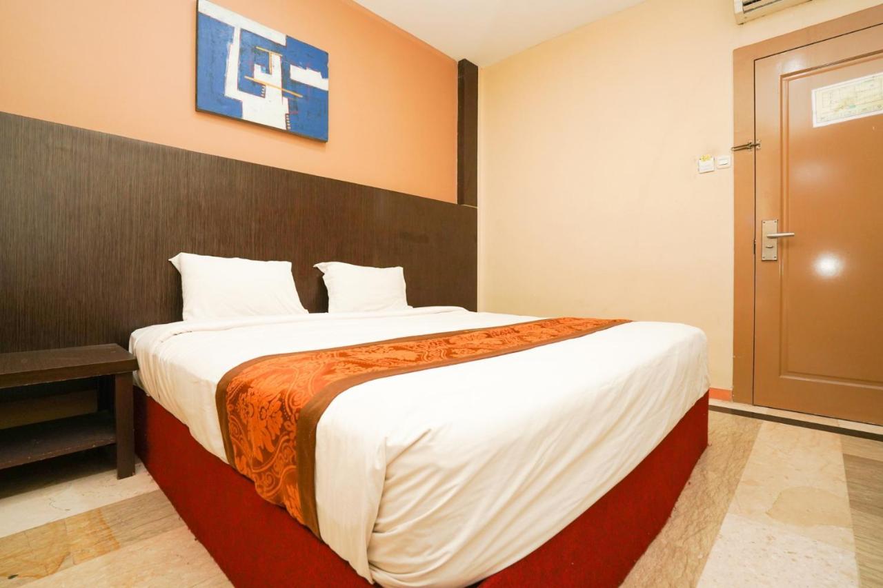 Avi Hotel Surabaya Luaran gambar