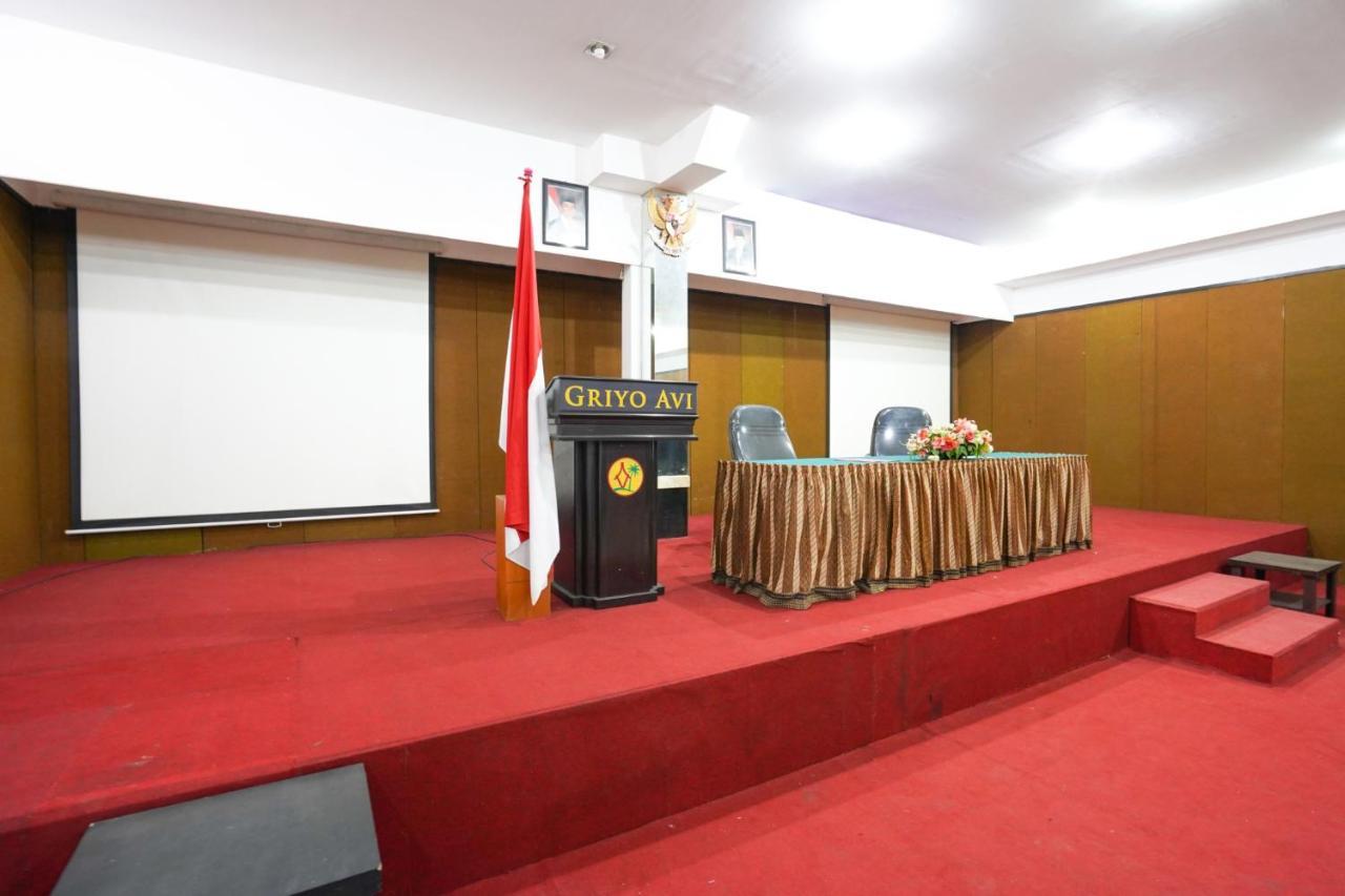 Avi Hotel Surabaya Luaran gambar