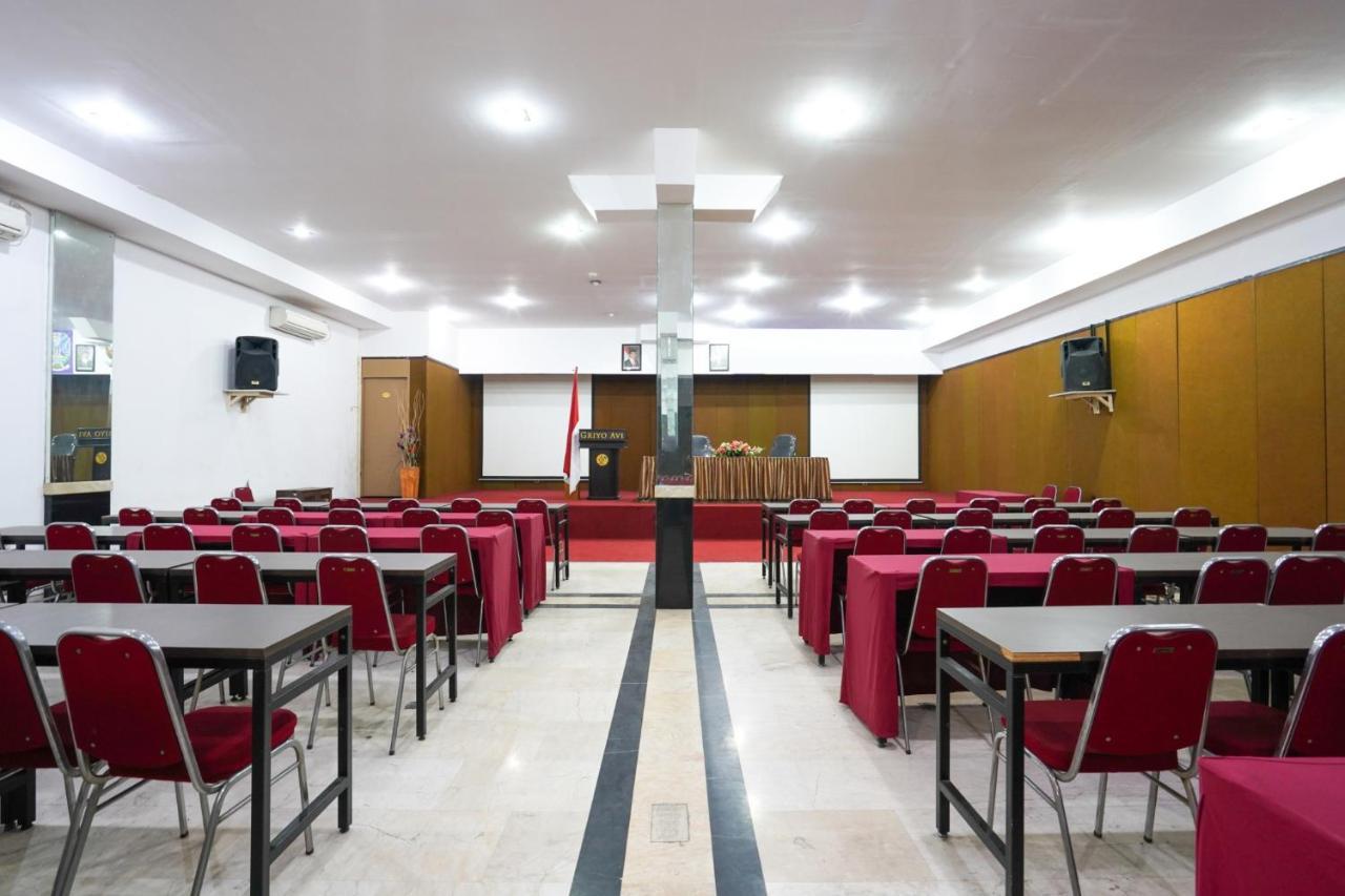 Avi Hotel Surabaya Luaran gambar