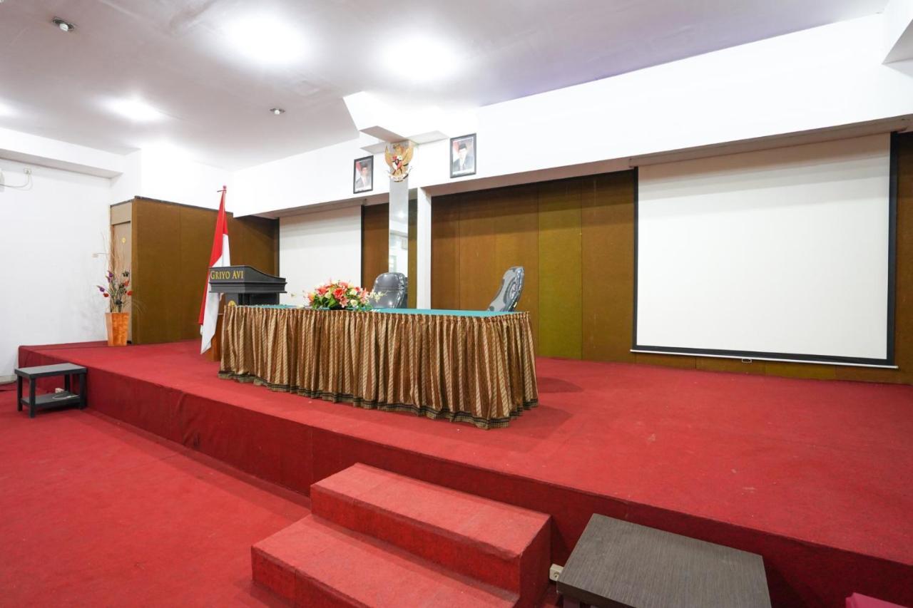 Avi Hotel Surabaya Luaran gambar