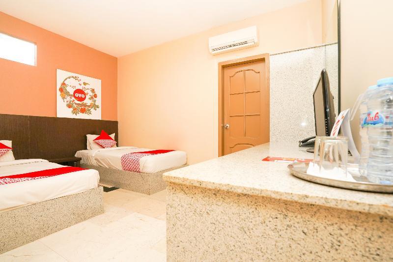 Avi Hotel Surabaya Luaran gambar